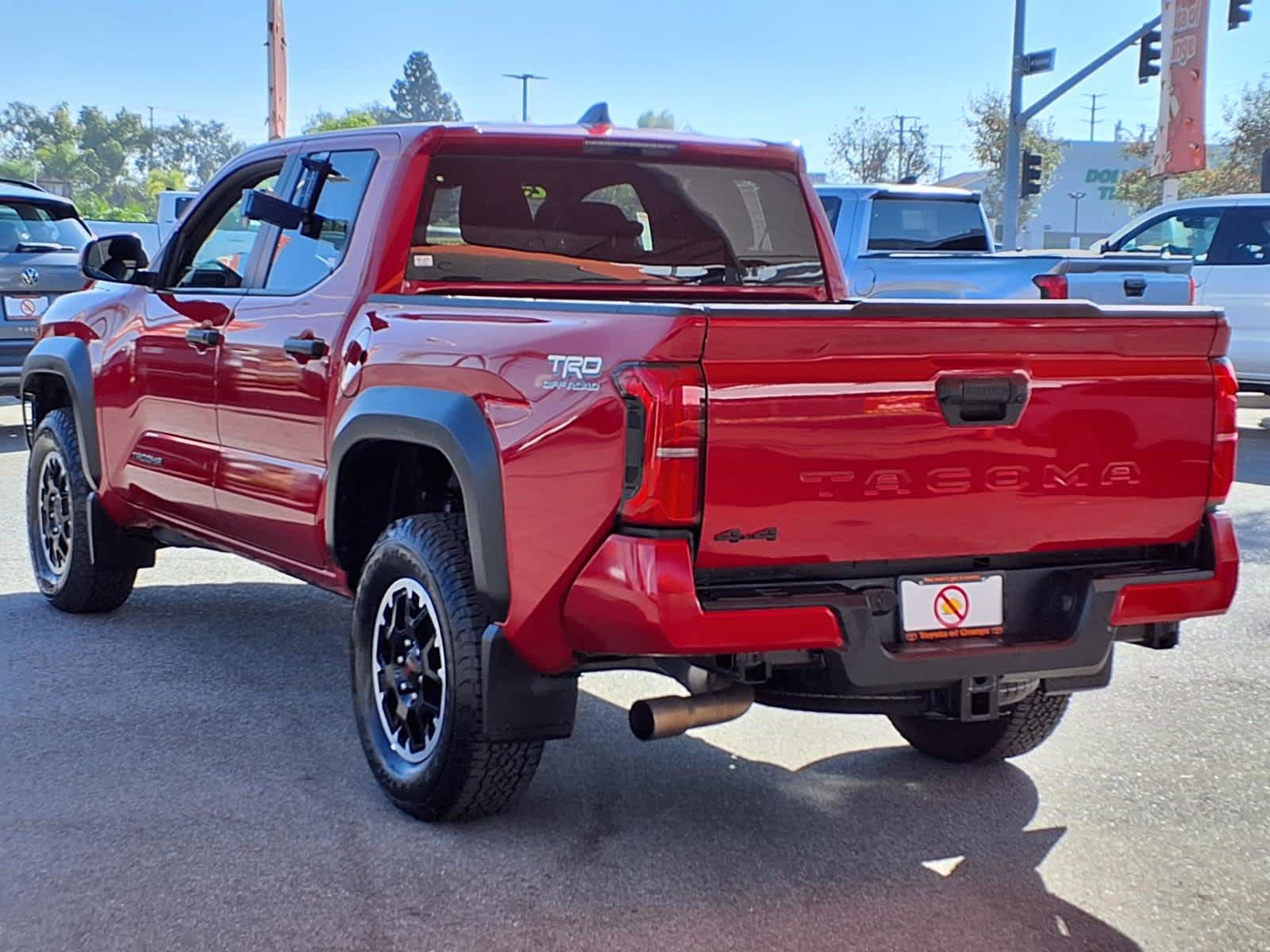 Certified 2025 Toyota Tacoma TRD Off-Road AWD/4WD image 4