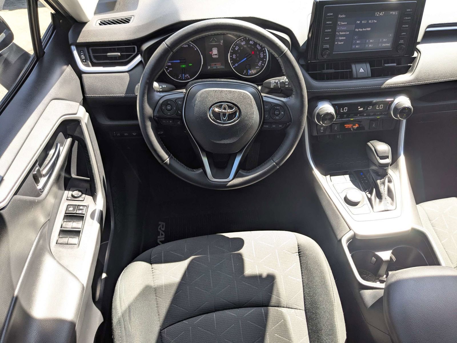 Used 2019 Toyota RAV4 XLE w/ Convenience Package image 17