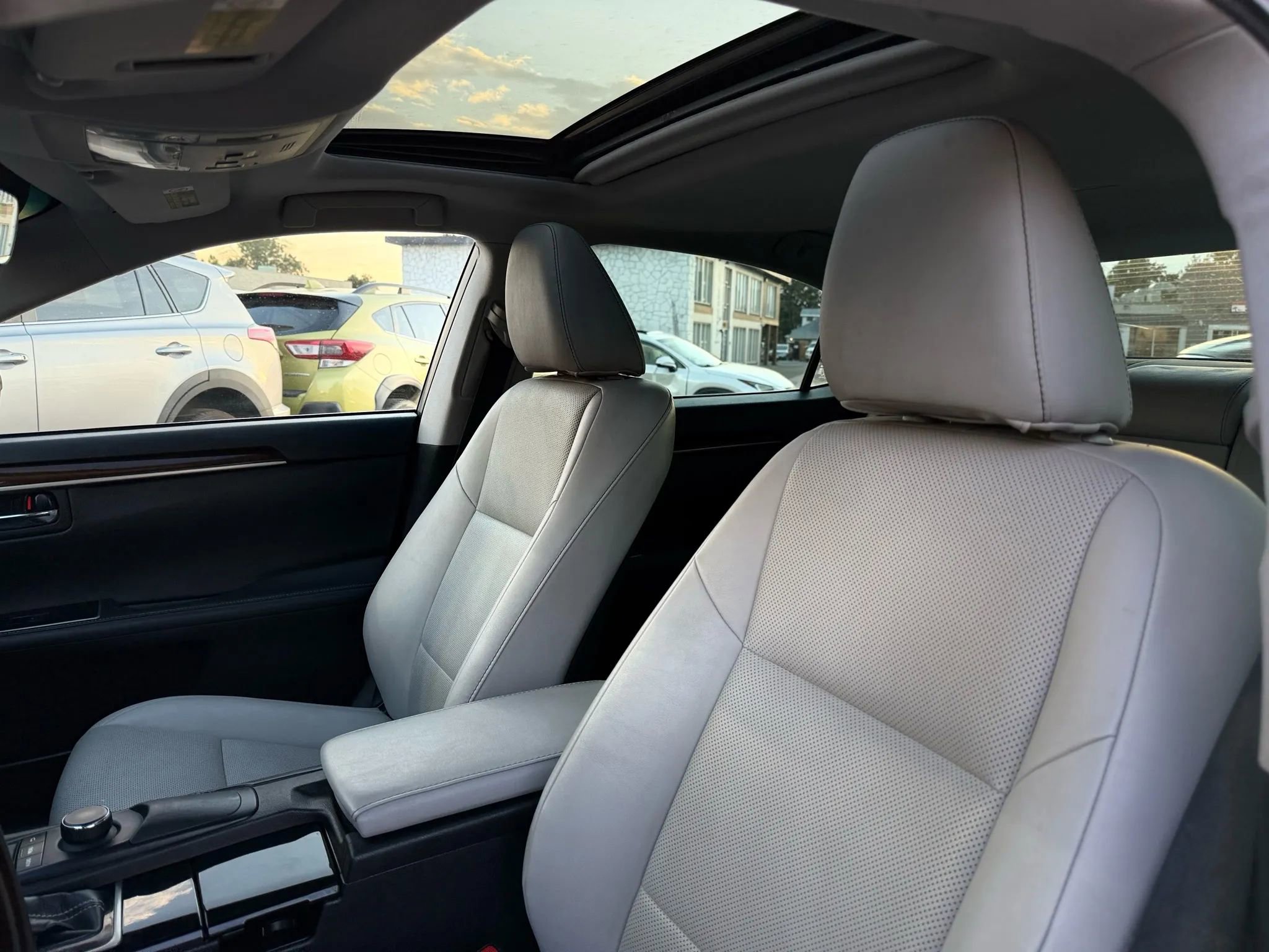 Used 2018 Lexus ES 350 w/ Premier Package image 18