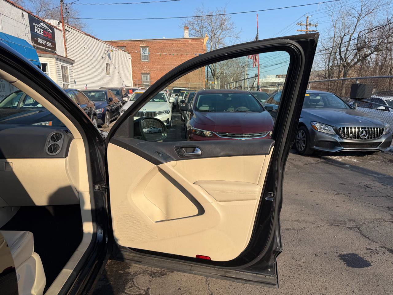 Used 2016 Volkswagen Tiguan S image 32