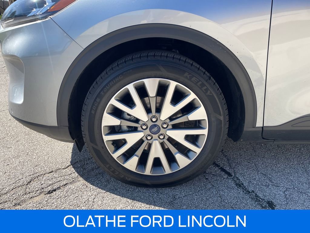 Used 2022 Ford Escape Titanium image 31