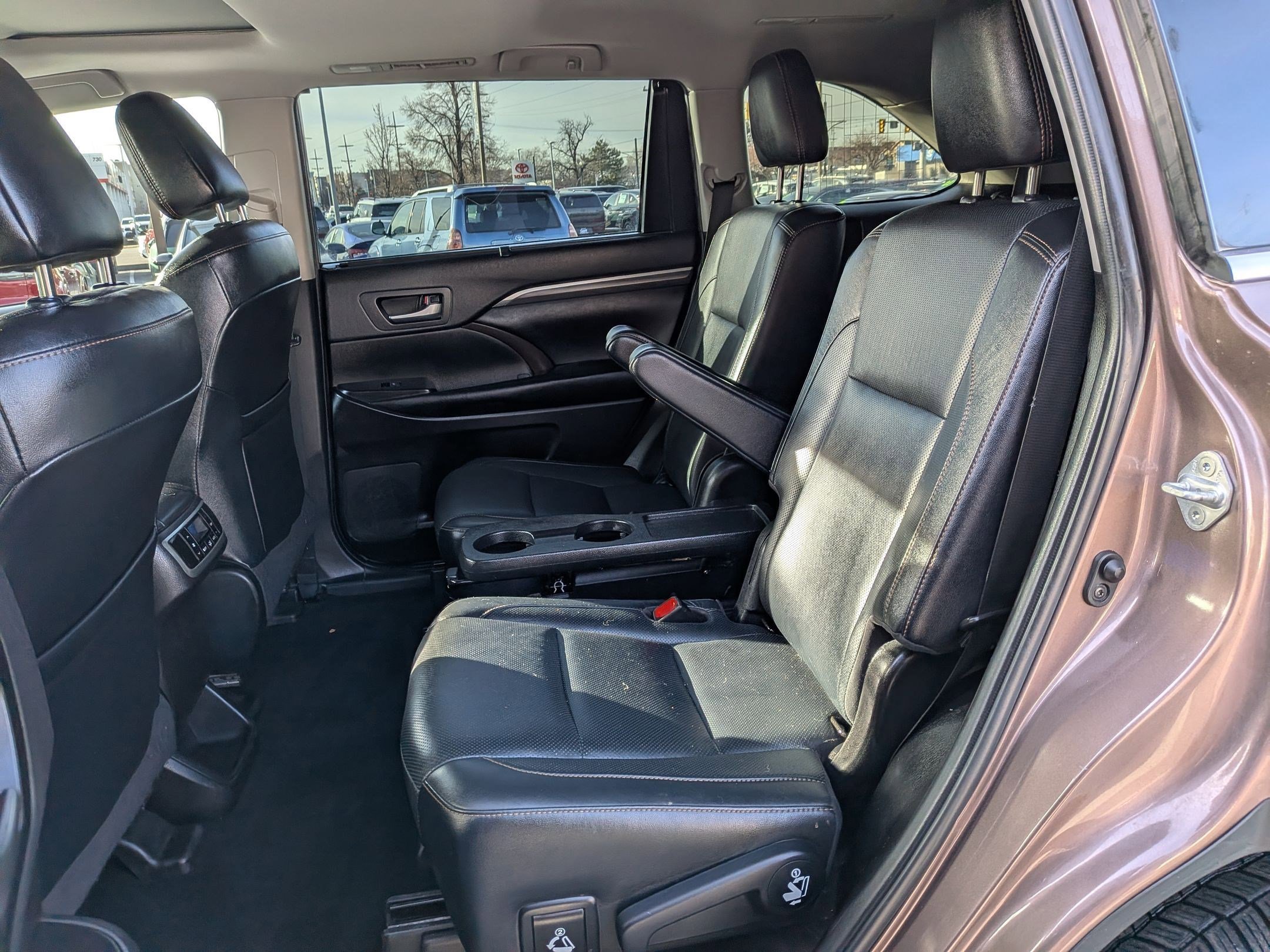 Used 2019 Toyota Highlander Limited image 28