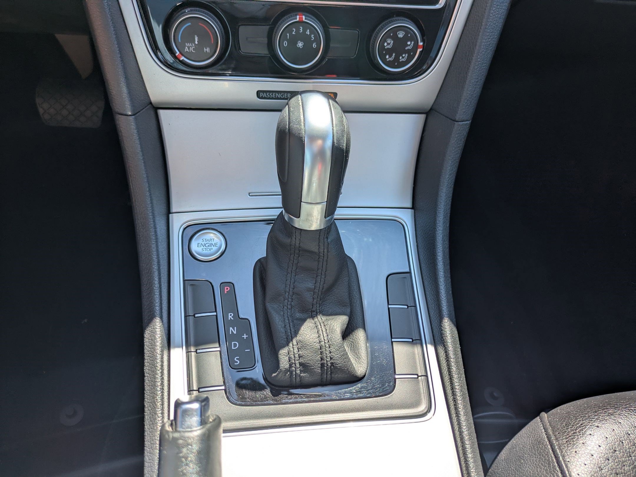 Used 2019 Volkswagen Passat 2.0T Wolfsburg FWD image 28
