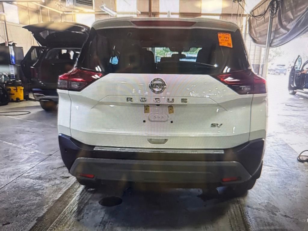 Used 2021 Nissan Rogue SV FWD image 3