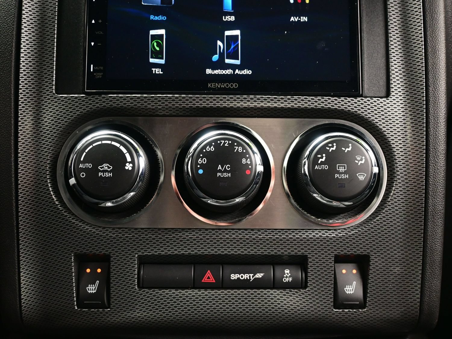 Used 2014 Dodge Challenger R/T RWD image 21