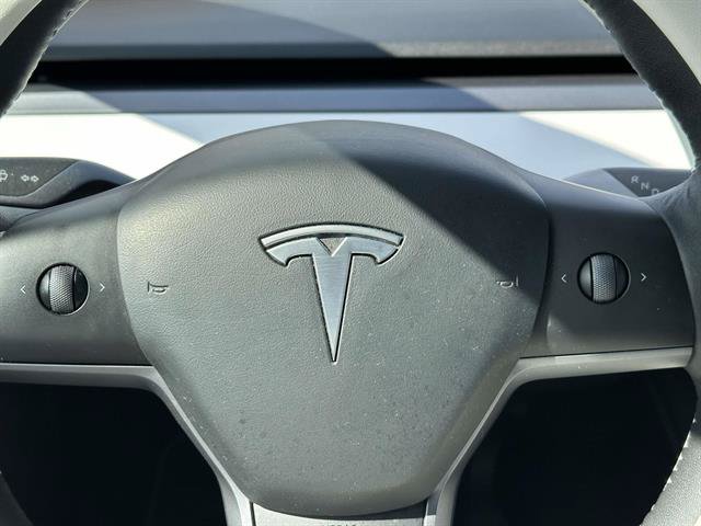 Used 2023 Tesla Model Y AWD image 40