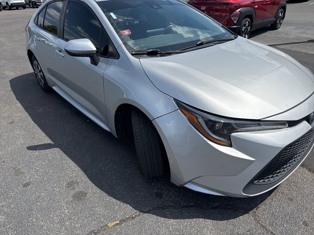 Used 2022 Toyota Corolla LE image 3