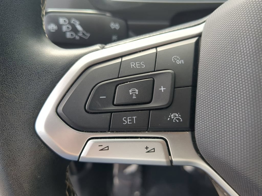 Used 2022 Volkswagen Tiguan SE FWD image 26