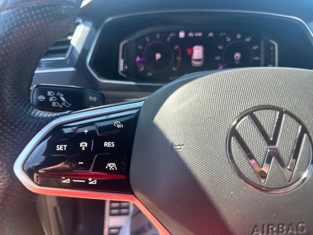 Used 2022 Volkswagen Tiguan SEL R-Line AWD/4WD image 18
