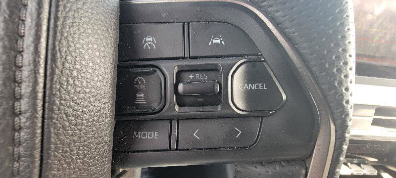 Used 2025 Toyota Tacoma TRD Off-Road image 17