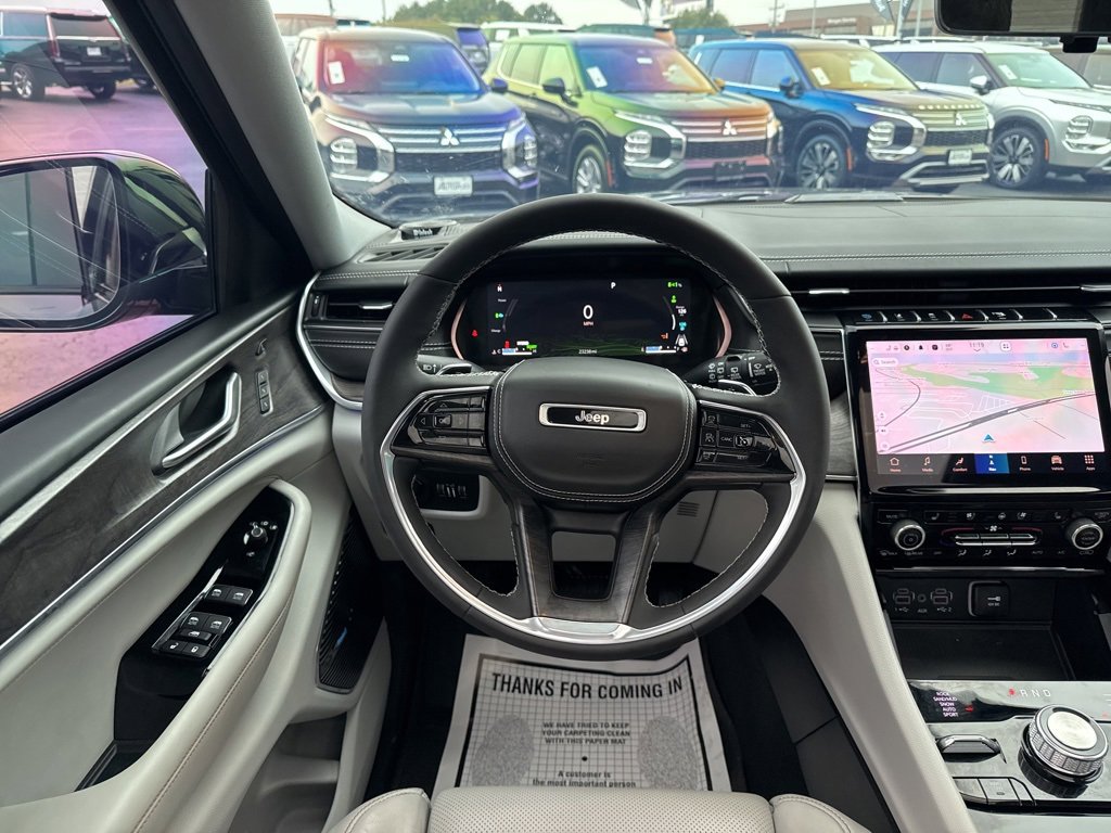 Used 2022 Jeep Grand Cherokee Overland w/ Luxury Tech Group IV image 25