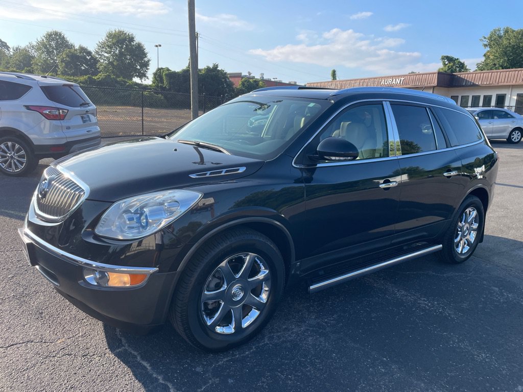 Used 2009 Buick Enclave CXL w/ Entertainment Package #2 FWD image 2