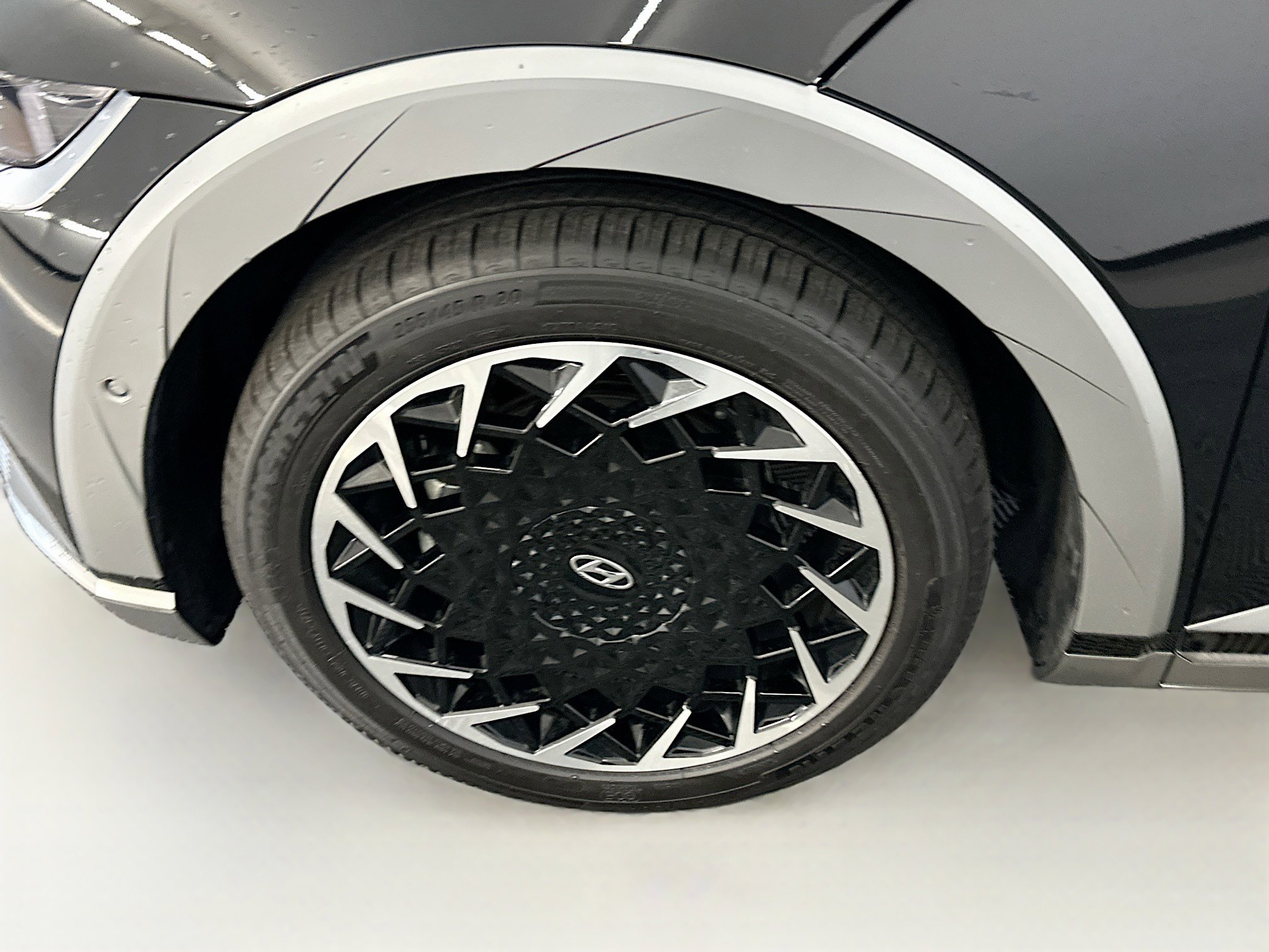 Used 2024 Hyundai Ioniq 5 Limited image 11