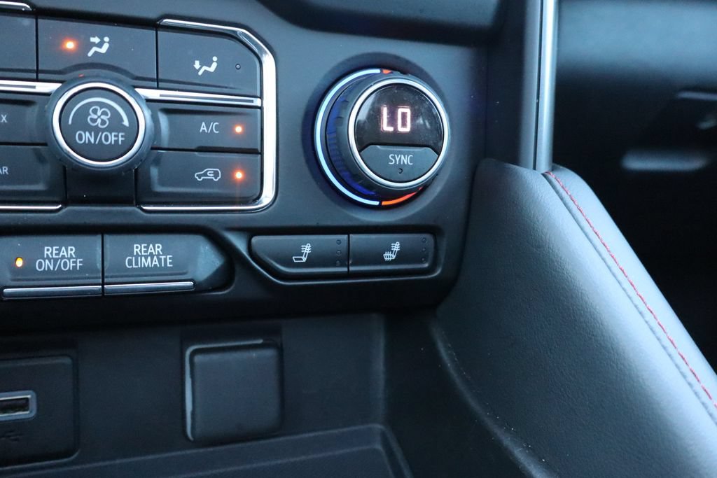 Used 2022 Chevrolet Tahoe RST AWD/4WD image 11