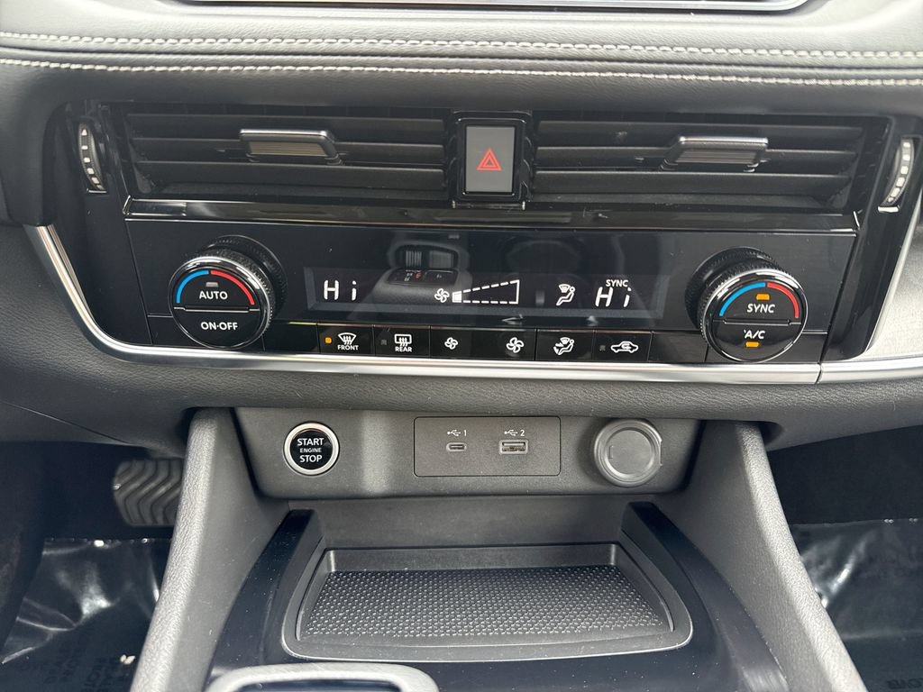 Used 2021 Nissan Rogue SV AWD/4WD image 16