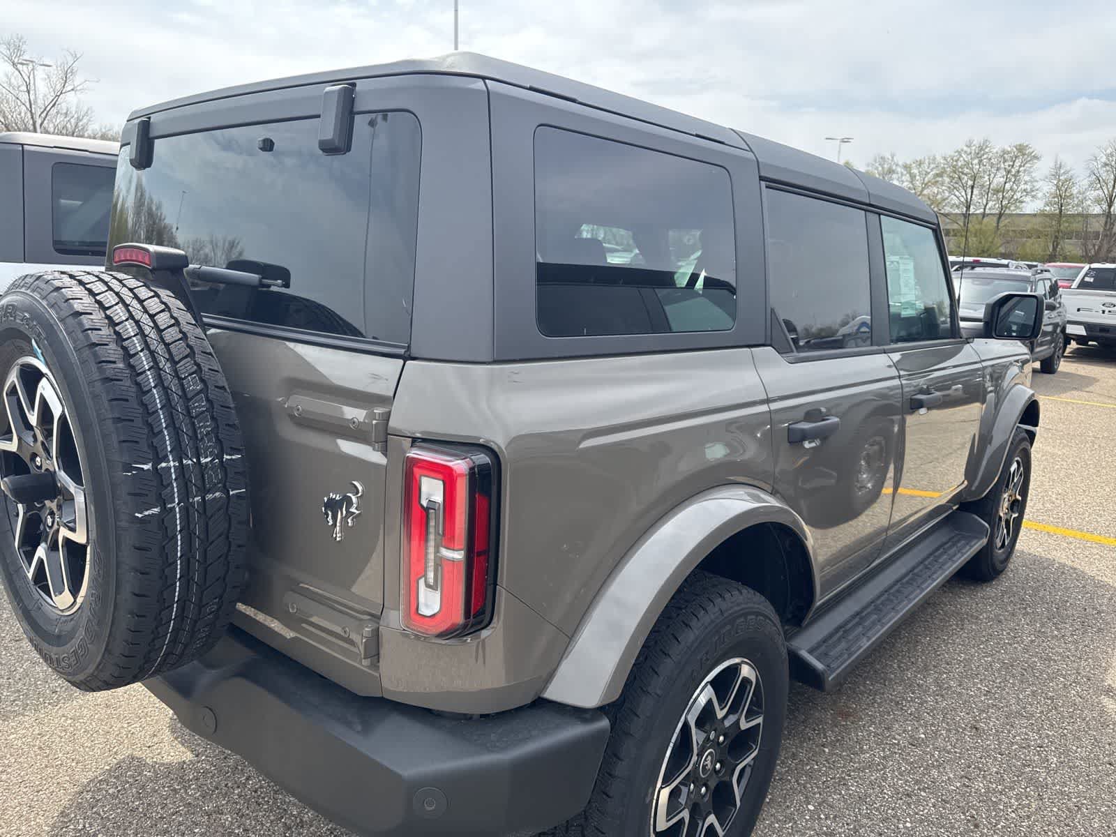 New 2026 Ford Bronco Outer Banks AWD/4WD image 13