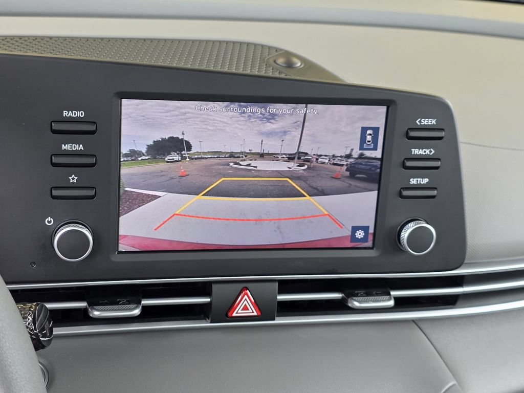Used 2023 Hyundai Elantra SEL FWD image 11
