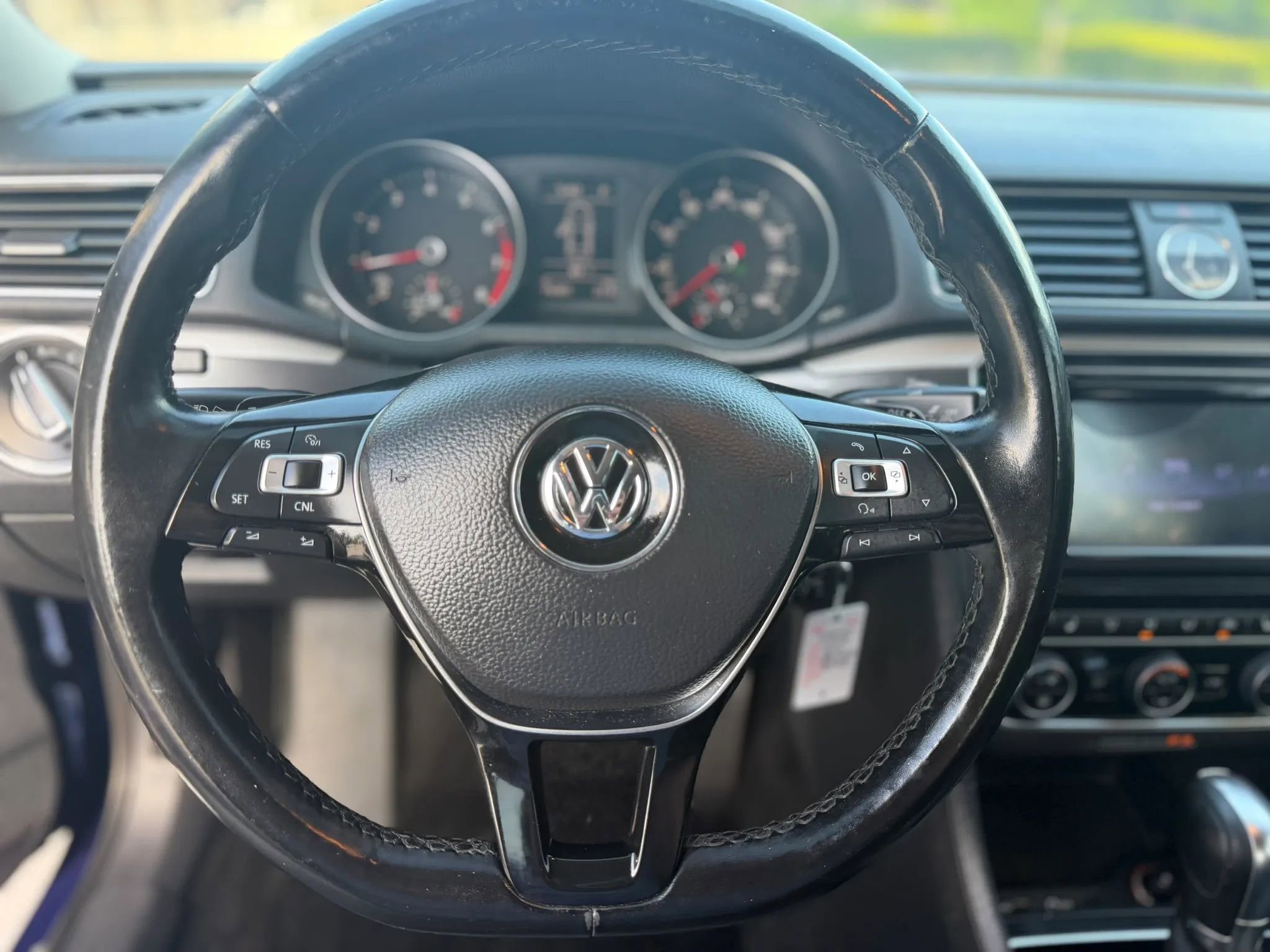 Used 2017 Volkswagen Passat 1.8T R-Line FWD image 17