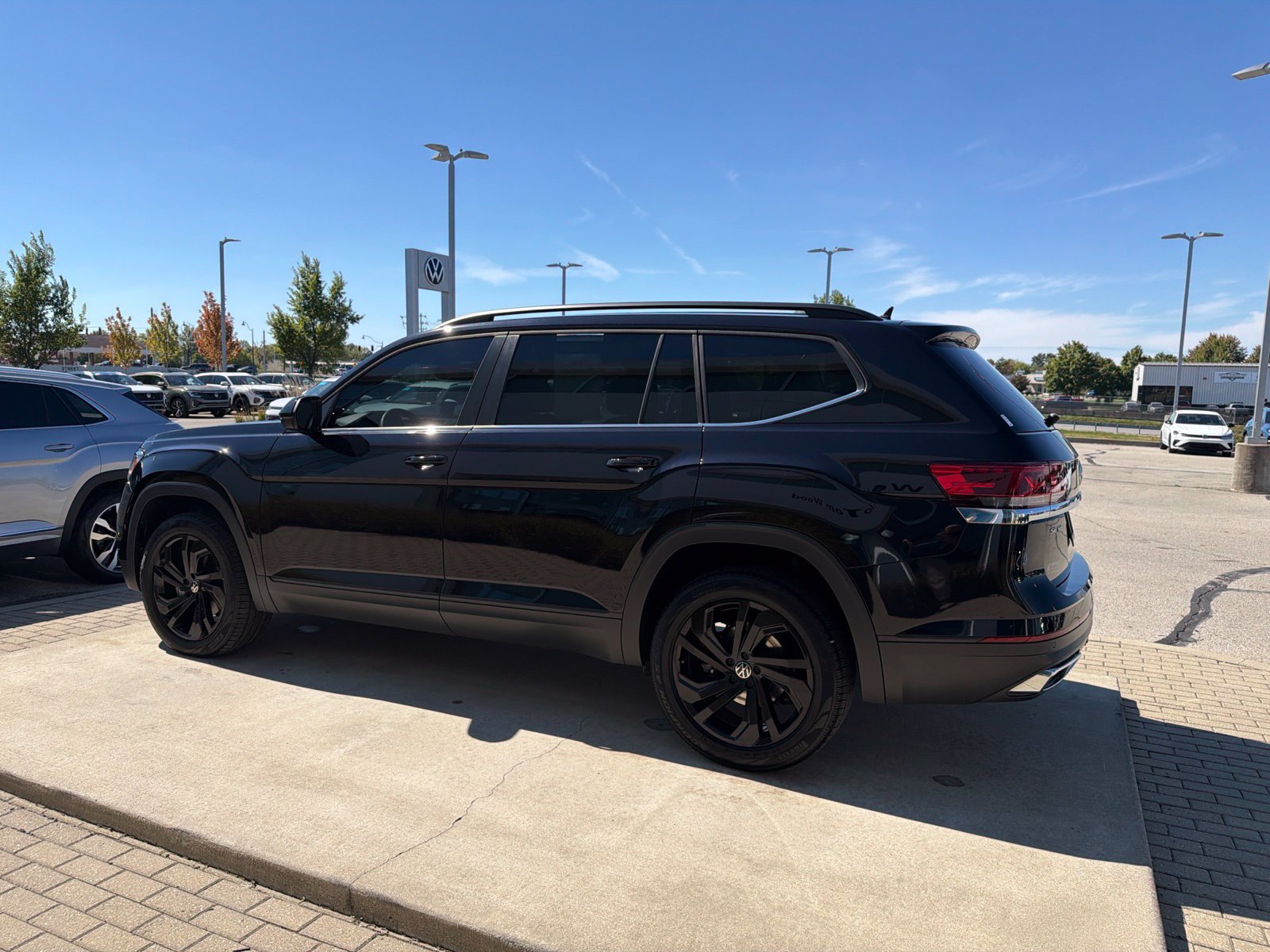 Certified 2023 Volkswagen Atlas SE AWD/4WD image 10