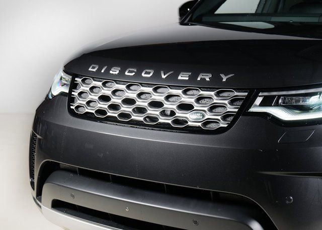 Used 2025 Land Rover Discovery S AWD/4WD image 28