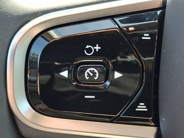 Certified 2024 Volvo V60 B5 Cross Country Ultimate w/ Protection Package Premier AWD/4WD image 24