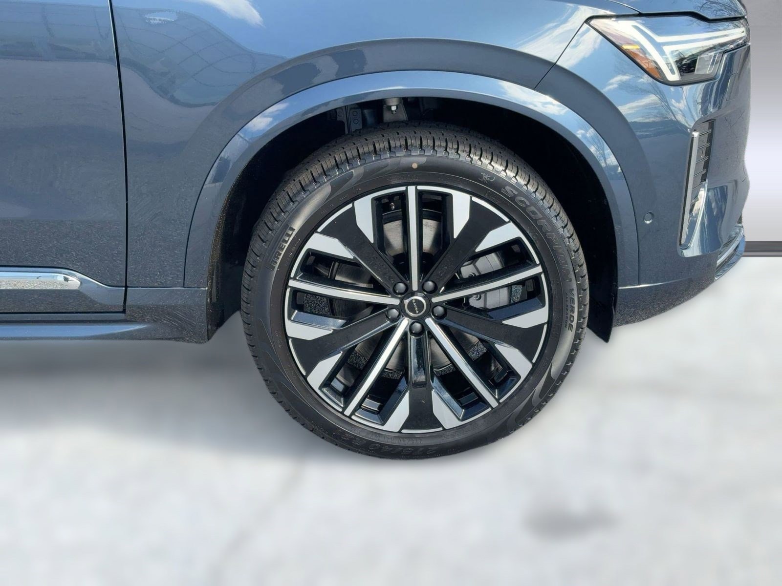New 2026 Volvo XC90 T8 Ultra w/ Protection Package Premier image 11