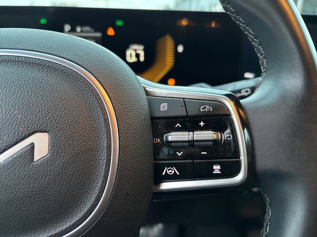 Used 2024 Kia Sorento S image 17