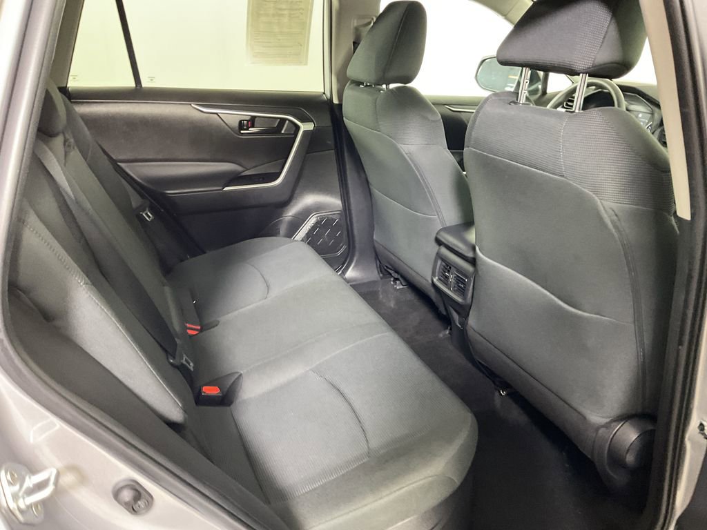 Used 2022 Toyota RAV4 LE AWD/4WD image 22