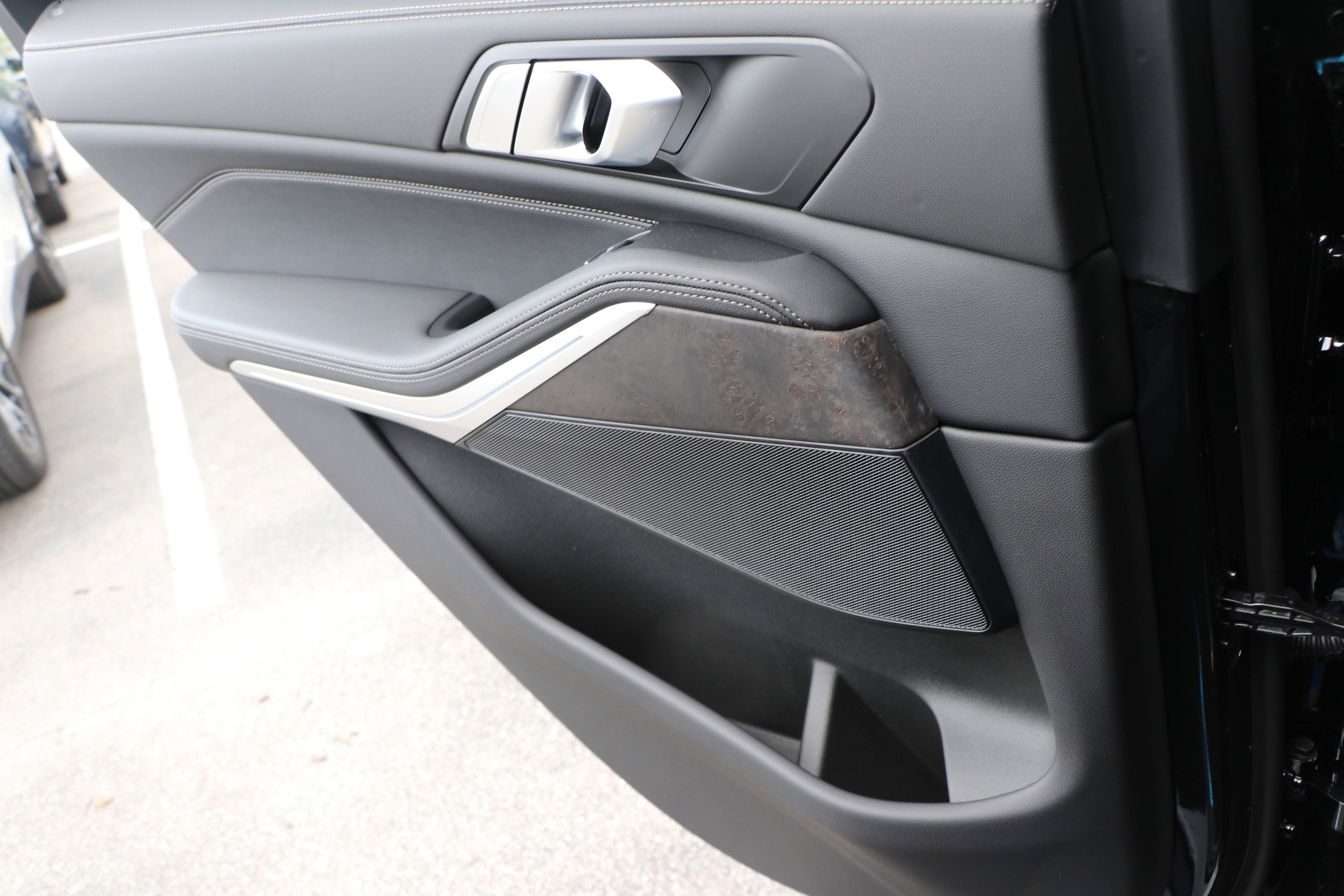 Certified 2025 BMW X5 xDrive50e w/ Parking Assistance Package image 33