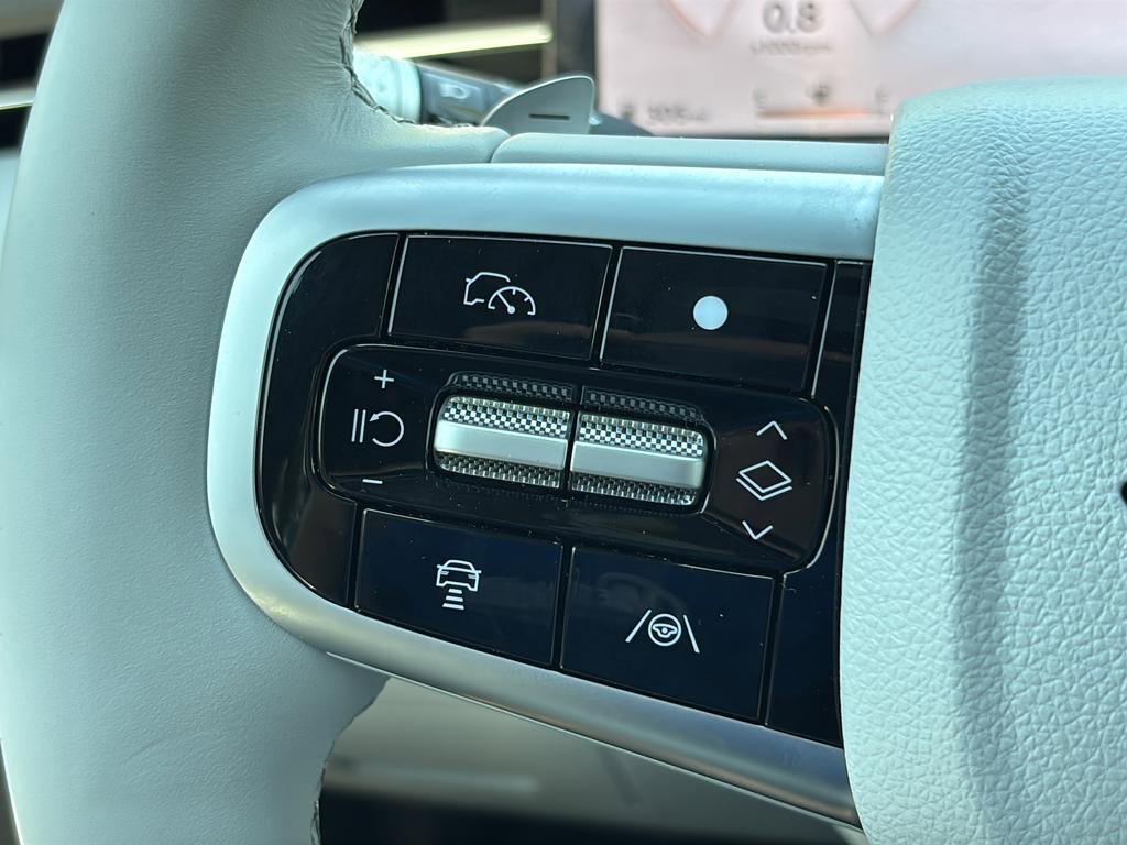 Certified 2026 Genesis GV70 2.5T Advanced AWD/4WD image 22