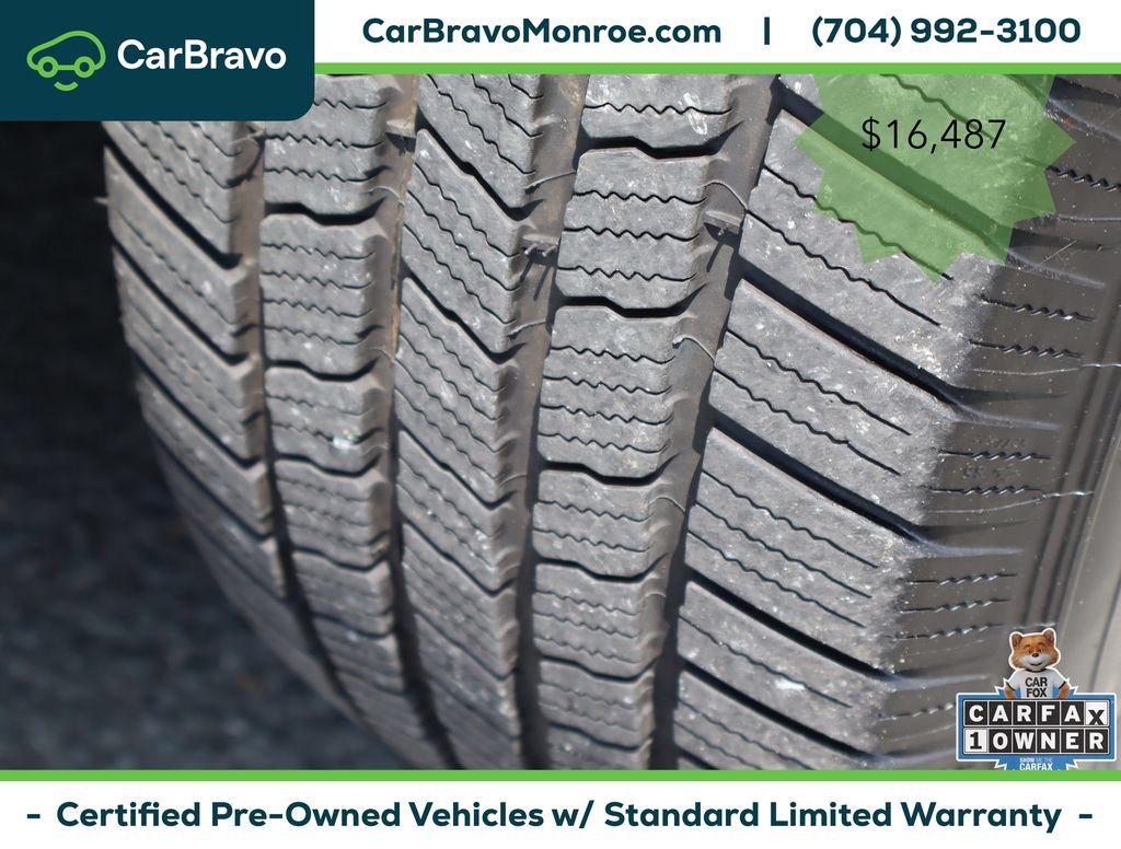 Certified 2019 Buick Enclave Essence FWD image 13