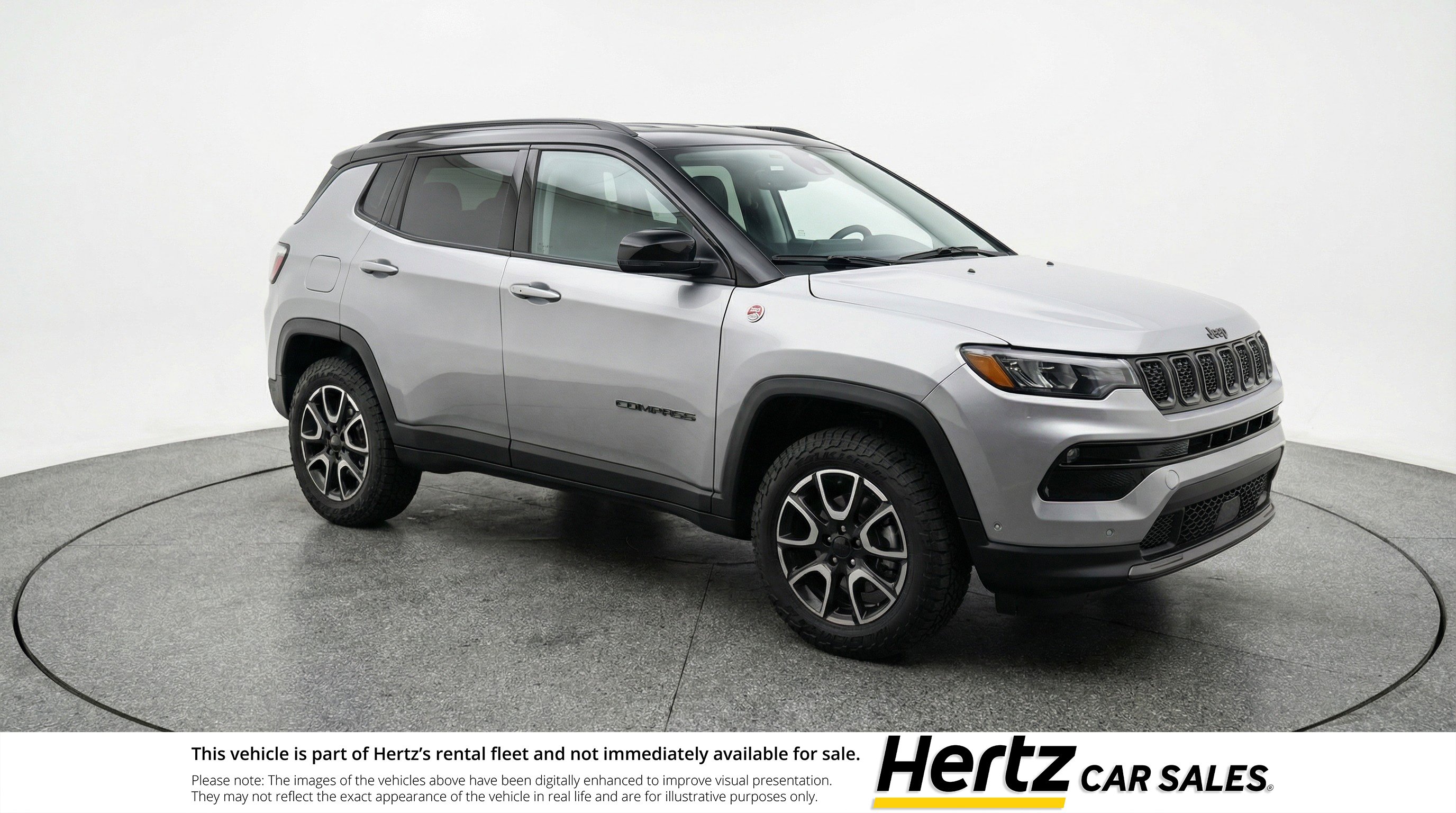 Used 2025 Jeep Compass Trailhawk w/ Trailer Tow Group AWD/4WD image 1
