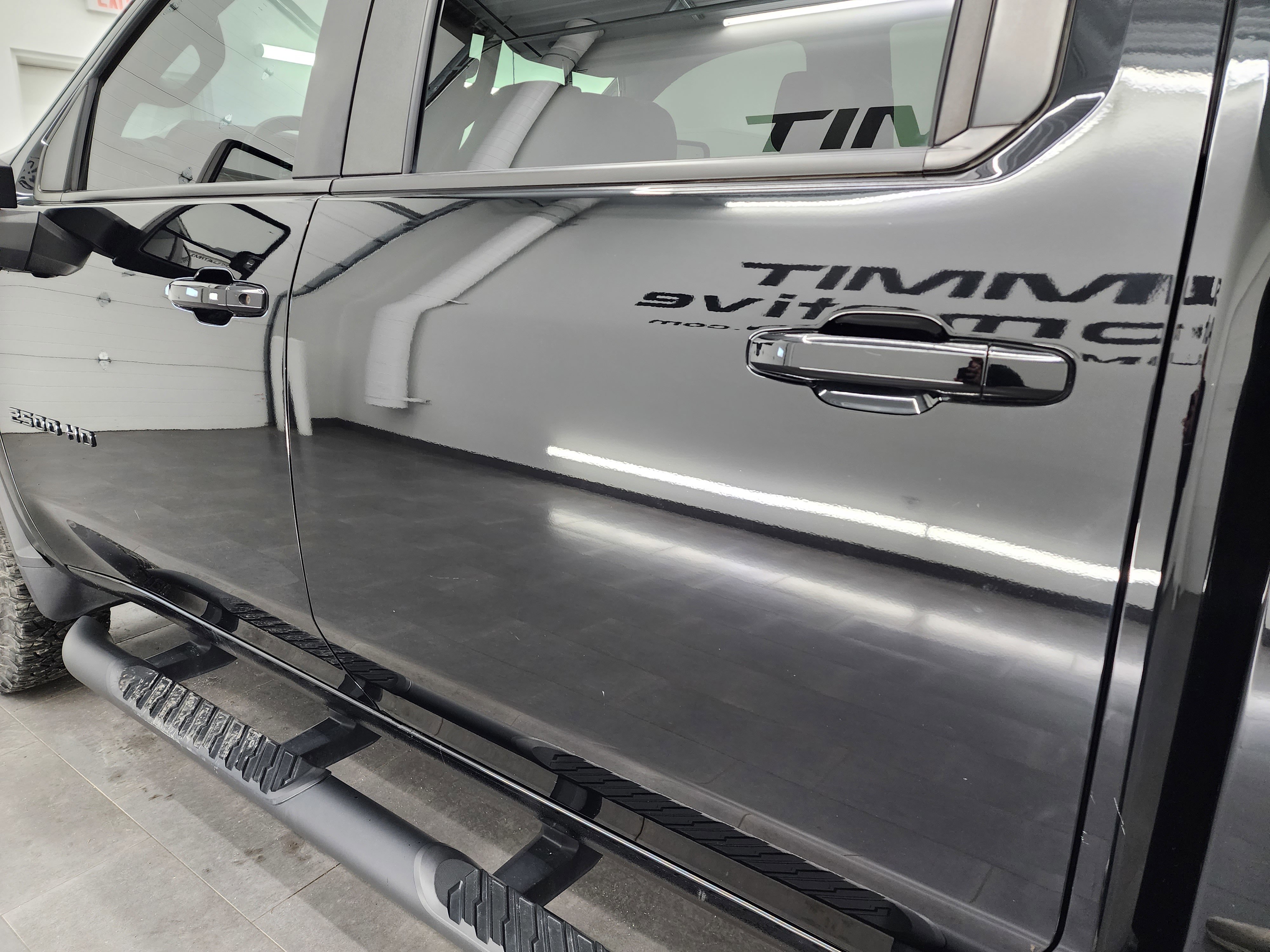 Used 2023 Chevrolet Silverado 2500 LTZ w/ LTZ Plus Package AWD/4WD image 37
