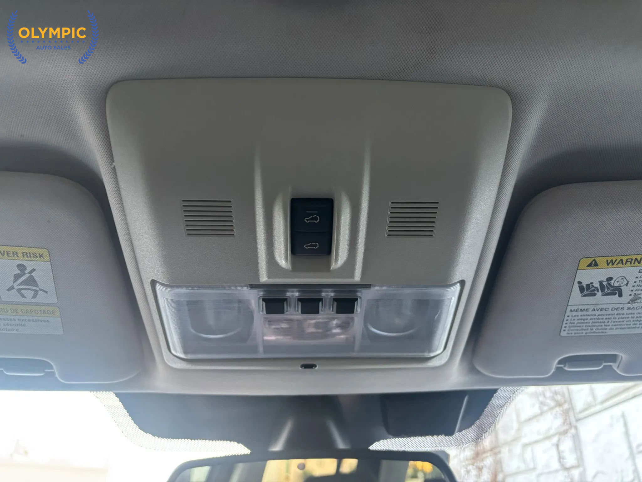 Used 2016 Land Rover LR4 HSE image 34