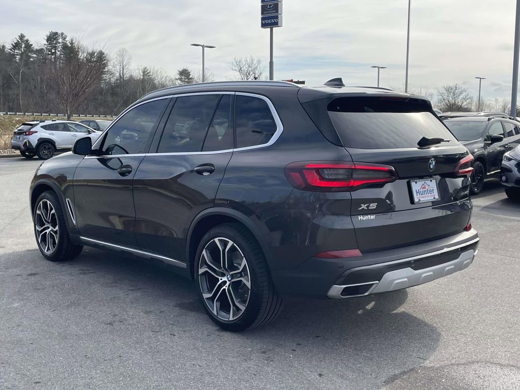 Used 2021 BMW X5 xDrive40i w/ Premium Package image 28
