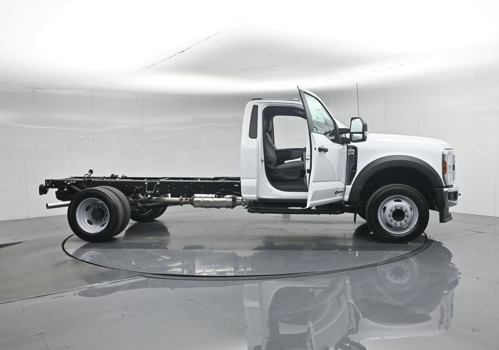 New 2026 Ford F450 XL w/ XL Chrome Package RWD image 28