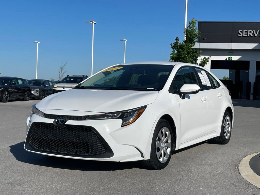 Used 2022 Toyota Corolla LE FWD image 3