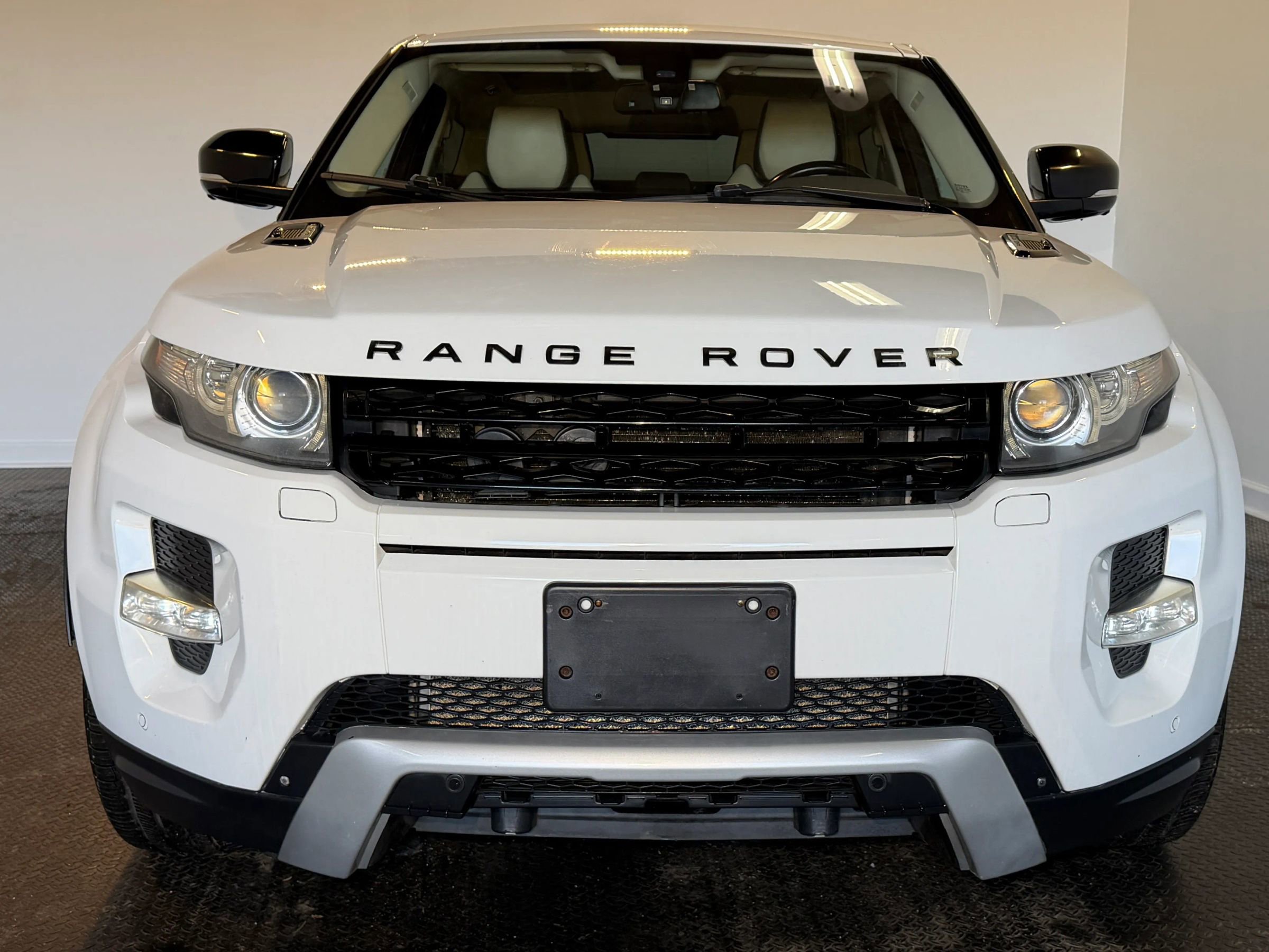 Used 2012 Land Rover Range Rover Evoque Dynamic image 3