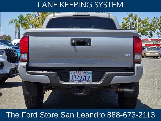 Used 2018 Toyota Tacoma TRD Off-Road w/ Technology Package AWD/4WD image 9
