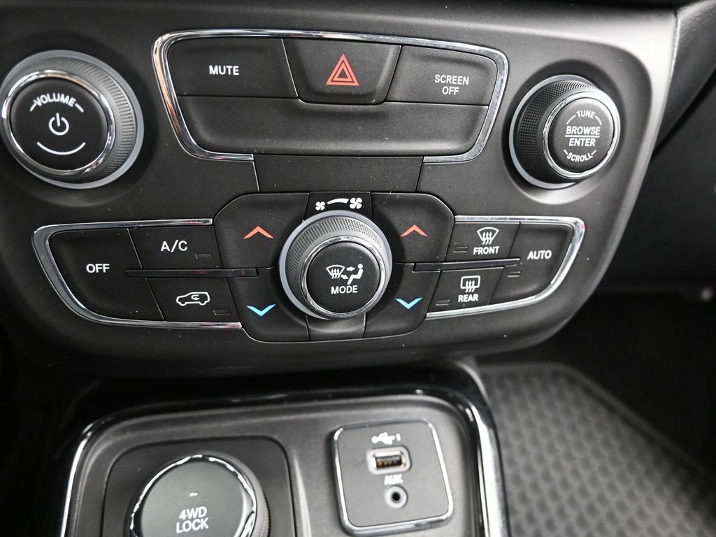 Used 2020 Jeep Compass Latitude image 31