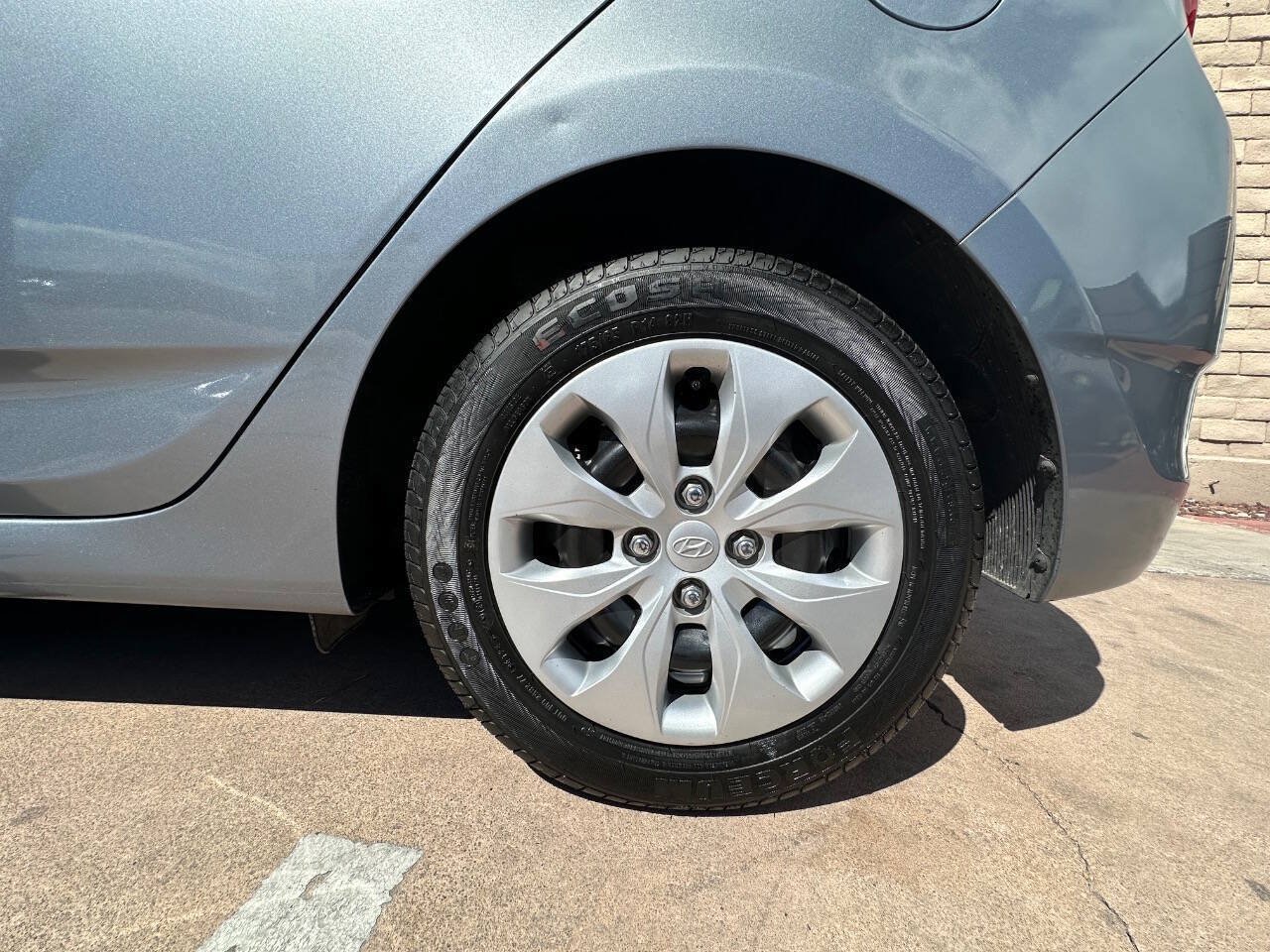 Used 2017 Hyundai Accent SE FWD image 18