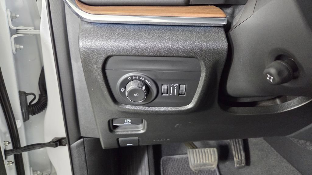 Used 2023 Jeep Grand Cherokee Summit w/ Adv Protech Group IV AWD/4WD image 20