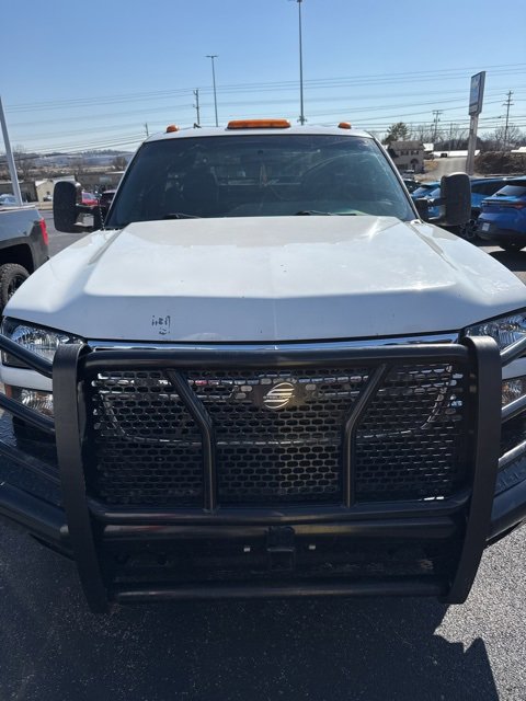 Used 2007 Chevrolet Silverado 3500 W/T w/ Heavy-Duty Power Package image 2