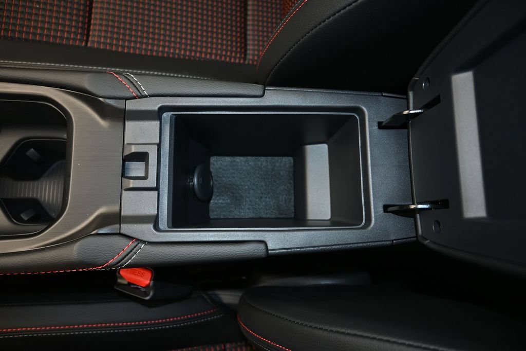 New 2026 Nissan Kicks SR w/ Cold Weather Package FWD image 18