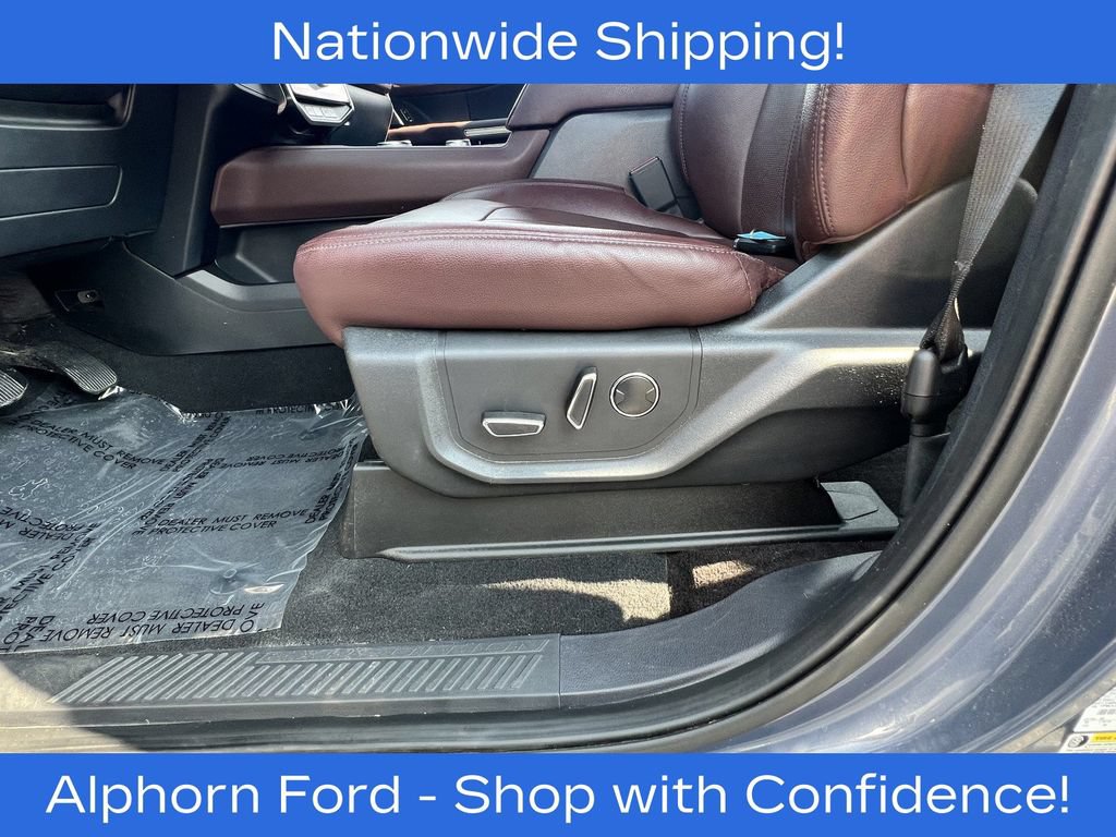 Used 2023 Ford Expedition Limited AWD/4WD image 16