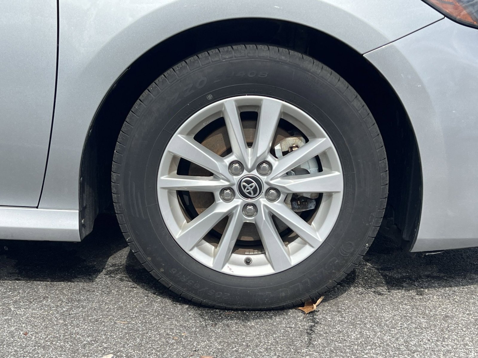 Used 2025 Toyota Camry LE image 10