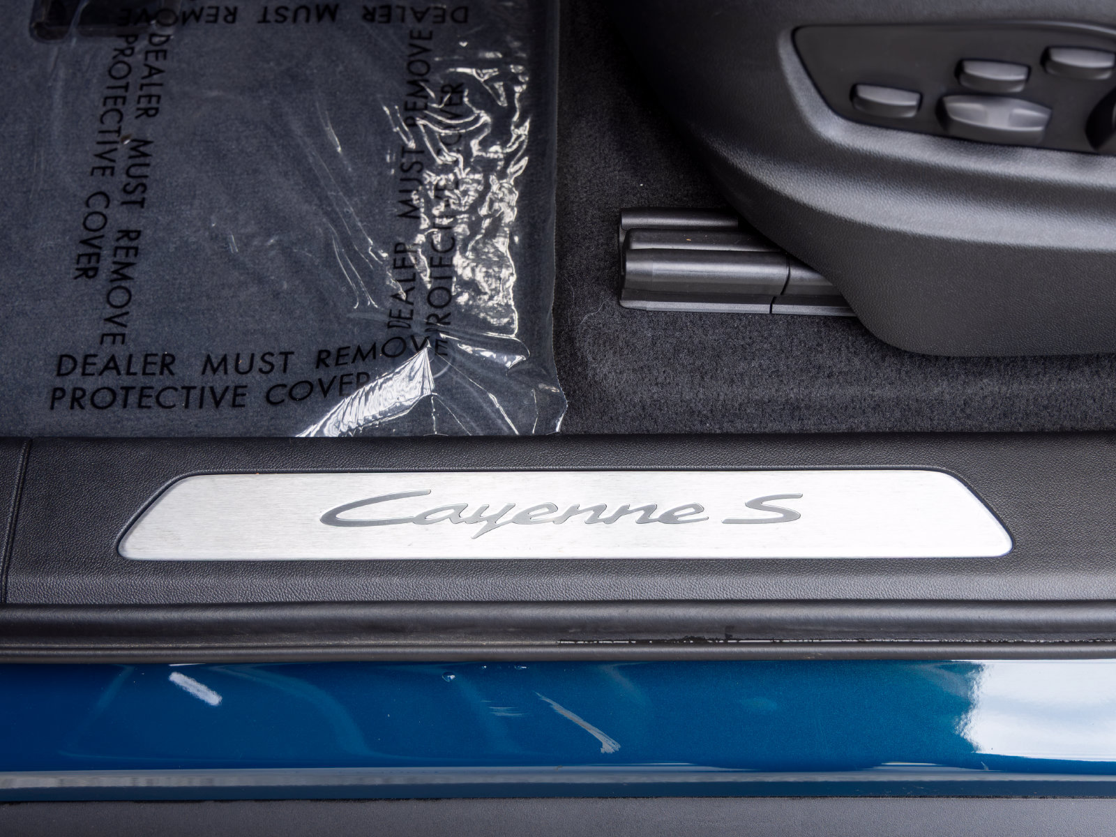 Certified 2025 Porsche Cayenne S AWD/4WD image 29