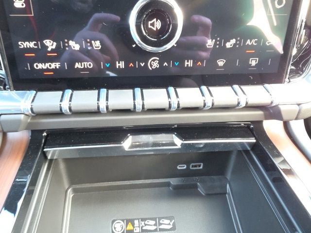 New 2026 GMC Yukon XL Denali w/ Denali Reserve Package image 19