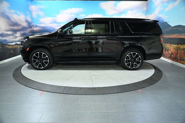 Used 2023 Chevrolet Suburban RST w/ Luxury Package image 5