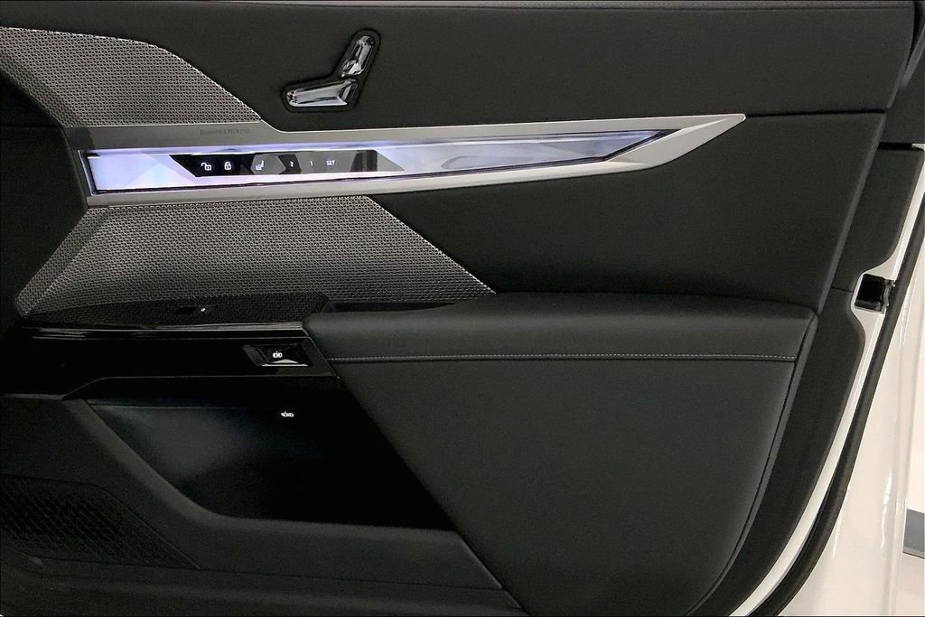 Certified 2023 BMW 760i xDrive AWD/4WD image 25